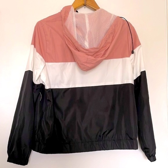 NWOT - Ambiance Apparel Women's Junior Hooded Full Zip Windbreaker Jacket - Picture 2 of 6